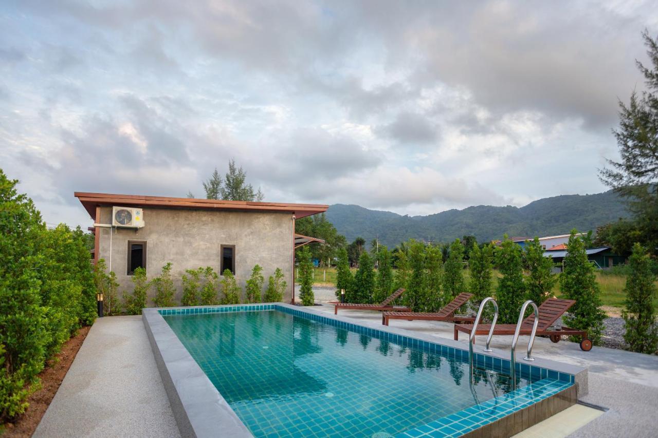Malinee Resort Bang Tao Beach  Exterior photo