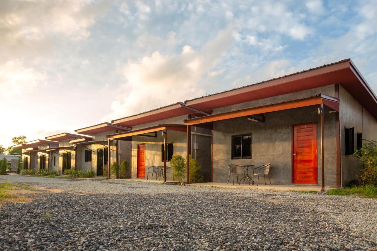 Malinee Resort Bang Tao Beach  Exterior photo